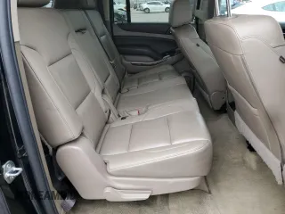 2019 Chevrolet Suburban LT z VIN 1GNSCHKCXKR143548, wystawiony jako Copart lot #54251715 z przebiegiem 102 804 mil mil oraz Szkoda całkowita • Salvage title. Historia ofert i sprzedaży dostępna na DreamBid. Obrazek 11.