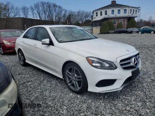 2015 Mercedes-Benz E-Class E 350 Luxury with VIN WDDHF8JB5FB104521, listed as a Copart auction lot 52475135 with 99,385 mi miles and Clean Title. Bid and sale history available at carsss.com. Image 4.