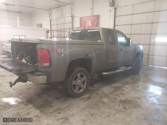 2013 GMC Sierra 2500HD SLE with VIN 1GT220C83DZ251178, listed as a IAAI auction lot 41342465 with 138,134 mi miles. Bid and sale history available at carsss.com. Image 4.