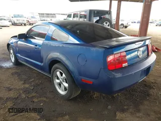2007 Ford Mustang Deluxe with VIN 1ZVFT80N575334160, listed as a IAAI auction lot 41960332 with 160,283 mi miles. Bid and sale history available at carsss.com. Image 3.