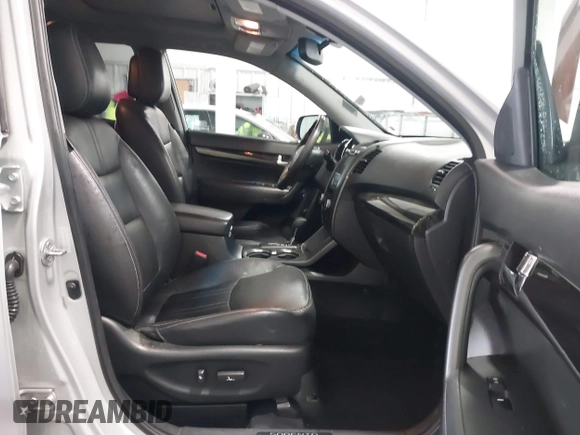 2013 Kia Sorento SX with VIN 5XYKWDA23DG375072, listed as a IAAI auction lot 41259538 with 147,871 mi miles. Bid and sale history available at carsss.com. Image 5.