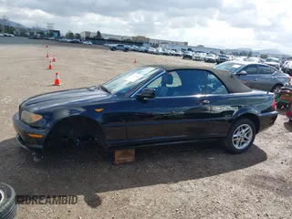 2004 BMW 3 Series 325Ci with VIN WBABW33424PL31311, listed as a IAAI auction lot 41733447 with 117,763 mi miles. Bid and sale history available at carsss.com. Image 15.