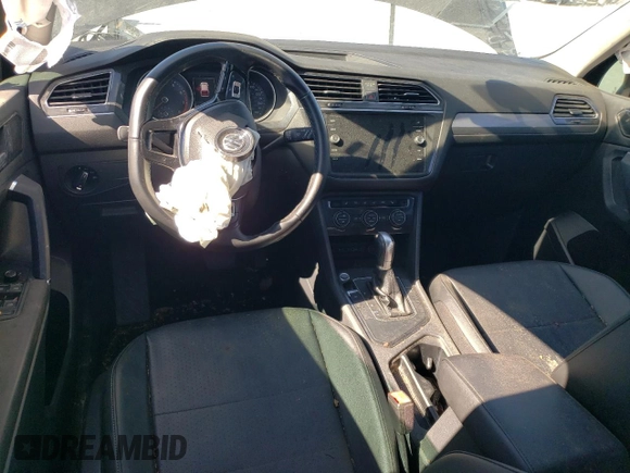 2018 Volkswagen Tiguan SEL z VIN 3VV3B7AX5JM157504, wystawiony jako Copart lot #48375505 z przebiegiem 81 742 mil mil oraz Szkoda całkowita • Salvage title. Historia ofert i sprzedaży dostępna na DreamBid. Obrazek 8.
