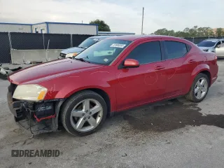 2014 Dodge Avenger SXT z VIN 1C3CDZCB7EN136577, wystawiony jako Copart lot #57988085 z przebiegiem 132 989 mil mil oraz Szkoda całkowita • Salvage title. Historia ofert i sprzedaży dostępna na DreamBid. Obrazek 1.