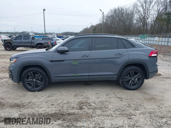 2021 Volkswagen Atlas SE with VIN 1V2PE2CAXMC231037, listed as a IAAI auction lot 41380581 with 40,889 mi miles and . Bid and sale history available at DreamBid. Image 14.