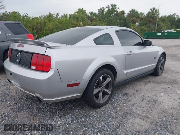 2007 Ford Mustang GT Deluxe with VIN 1ZVFT82H575250931, listed as a IAAI auction lot 42631956 with 152,886 mi miles and . Bid and sale history available at DreamBid. Image 4.