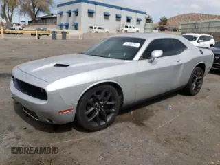 2019 Dodge Challenger SXT z VIN 2C3CDZAG4KH636182, wystawiony jako Copart lot #51500365 z przebiegiem 63 096 mil mil oraz Szkoda całkowita • Salvage title. Historia ofert i sprzedaży dostępna na DreamBid. Obrazek 1.