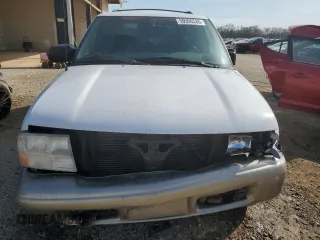 2000 GMC Jimmy Diamond Edition Luxury with VIN 1GKDT13W0Y2131772, listed as a Copart auction lot 50996535 with 256,958 mi miles and Salvage Title. Bid and sale history available at carsss.com. Image 5.