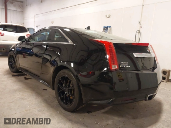 2011 Cadillac CTS Performance z VIN 1G6DL1ED3B0100075, wystawiony jako IAAI lot #41392627 z przebiegiem 124 775 mil mil oraz . Historia ofert i sprzedaży dostępna na DreamBid. Obrazek 3.