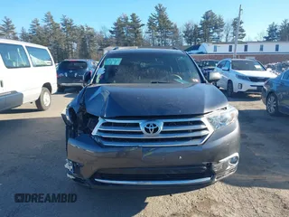 2012 Toyota Highlander Limited with VIN 5TDDK3EH3CS151170, listed as a IAAI auction lot 41710186 with 199,412 mi miles. Bid and sale history available at carsss.com. Image 6.