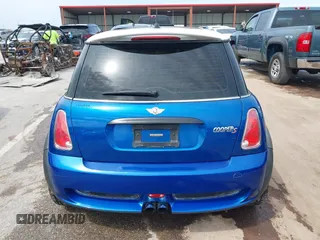 2006 MINI Hardtop S z VIN WMWRE33596TL23436, wystawiony jako IAAI lot #42011749 z przebiegiem 73 381 mil mil oraz . Historia ofert i sprzedaży dostępna na DreamBid. Obrazek 16.