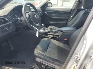 2015 BMW 3 Series 328i xDrive с VIN WBA3B5C53FP653530, выставлен на аукционе Copart как лот 61859315 с пробегом 92 041 миль миль и Списание • Salvage title. История ставок и продаж доступна на DreamBid. Изображение 7.