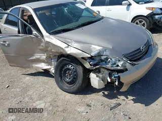 2005 Toyota Camry STD z VIN 4T1BE32K25U951774, wystawiony jako IAAI lot #41998293 z przebiegiem Nie podano mil oraz . Historia ofert i sprzedaży dostępna na DreamBid. Obrazek 1.