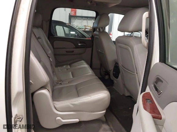 2011 GMC Yukon XL SLT with VIN 1GKS2KE36BR358708, listed as a IAAI auction lot 41650987 with 1 mi miles. Bid and sale history available at carsss.com. Image 8.