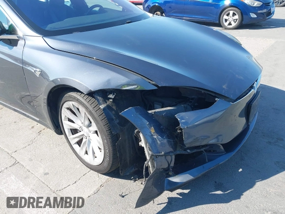 2018 Tesla Model S 75D with VIN 5YJSA1E26JF249573, listed as a IAAI auction lot 42748801 with 88,467 mi miles and . Bid and sale history available at DreamBid. Image 6.