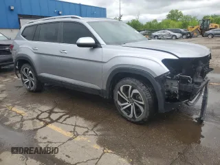 2022 Volkswagen Atlas SEL with VIN 1V2BR2CA8NC534303, listed as a Copart auction lot 57962305 with 40,401 mi miles and Salvage title. Bid and sale history available at DreamBid. Image 4.