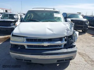 2003 Chevrolet Suburban Z71 with VIN 3GNFK16Z63G181774, listed as a IAAI auction lot 41838337 with 1 mi miles. Bid and sale history available at carsss.com. Image 12.