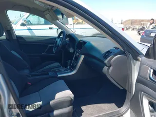 2005 Subaru Legacy Outback z VIN 4S4BP61C857317518, wystawiony jako IAAI lot #42703089 z przebiegiem 222 144 mil mil oraz . Historia ofert i sprzedaży dostępna na DreamBid. Obrazek 5.