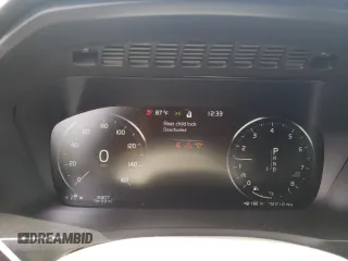 2018 Volvo XC90 Momentum с VIN YV4A22PK8J1345030, выставлен на аукционе Copart как лот 58049965 с пробегом 80 877 миль миль и Списание • Salvage title. История ставок и продаж доступна на DreamBid. Изображение 9.