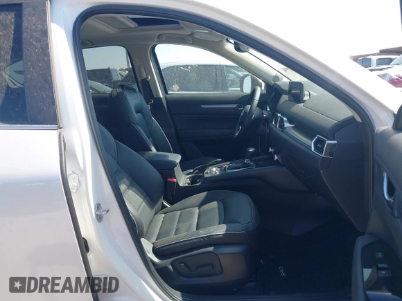 2025 Mazda CX-5 2.5 S Preferred Package with VIN JM3KFBCL0S0584158, listed as a IAAI auction lot 41759350 with 2,696 mi miles. Bid and sale history available at carsss.com. Image 5.