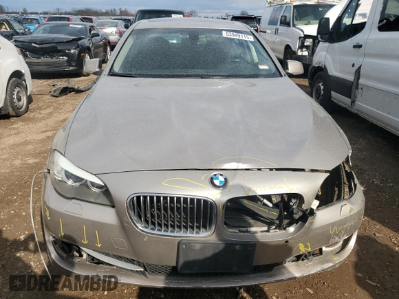 2013 BMW 5 Series 528i xDrive z VIN WBAXH5C51DD110966, wystawiony jako Copart lot #53949115 z przebiegiem 128 708 mil mil oraz Szkody całkowita. Historia ofert i sprzedaży dostępna na DreamBid. Obrazek 5.