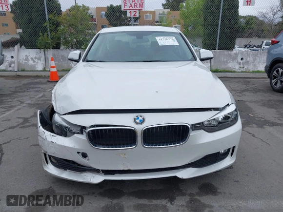 2015 BMW 3 Series 320i with VIN WBA3B1C5XFK137171, listed as a IAAI auction lot 41736278 with 28,673 mi miles. Bid and sale history available at carsss.com. Image 12.