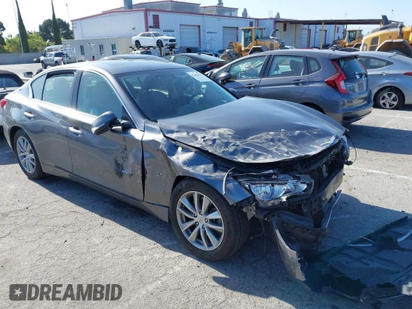2015 Infiniti Q50 z VIN JN1BV7AP9FM352125, wystawiony jako IAAI lot #42262559 z przebiegiem 51 067 mil mil oraz . Historia ofert i sprzedaży dostępna na DreamBid. Obrazek 1.
