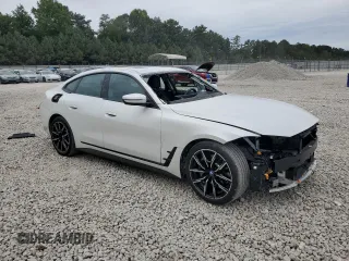 2024 BMW i4 eDrive40 z VIN WBY73AW07RFR74988, wystawiony jako Copart lot #70713824 z przebiegiem 14 117 mil mil oraz Szkody całkowita. Historia ofert i sprzedaży dostępna na DreamBid. Obrazek 4.