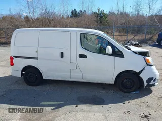 2019 Nissan NV200 S z VIN 3N6CM0KN5KK708070, wystawiony jako IAAI lot #41631390 z przebiegiem 113 335 mil mil oraz . Historia ofert i sprzedaży dostępna na DreamBid. Obrazek 12.