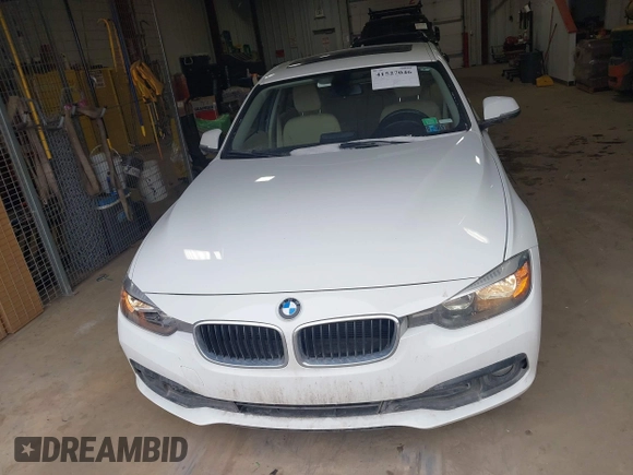 2016 BMW 3 Series 320i xDrive z VIN WBA8E5G5XGNT93549, wystawiony jako IAAI lot #41527046 z przebiegiem 101 743 mil mil oraz . Historia ofert i sprzedaży dostępna na DreamBid. Obrazek 12.