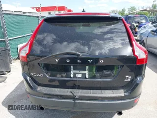 2013 Volvo XC60 T6 с VIN YV4902DZXD2445302, выставлен на аукционе IAAI как лот 42145755 с пробегом 115 547 миль миль и . История ставок и продаж доступна на DreamBid. Изображение 17.