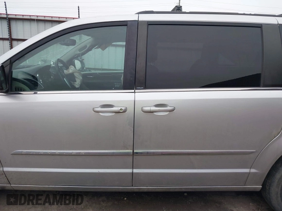 2012 Chrysler Town & Country Touring with VIN 2C4RC1BG8CR382559, listed as a IAAI auction lot 41532073 with 156,586 mi miles. Bid and sale history available at carsss.com. Image 14.