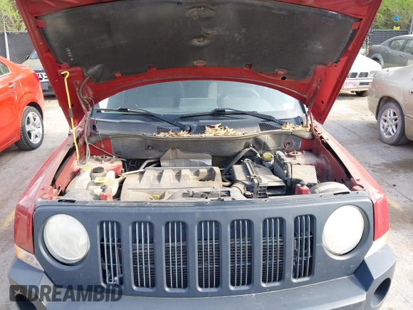 2008 Jeep Patriot Sport with VIN 1J8FF28WX8D667698, listed as a IAAI auction lot 41979151 with 165,981 mi miles. Bid and sale history available at carsss.com. Image 10.