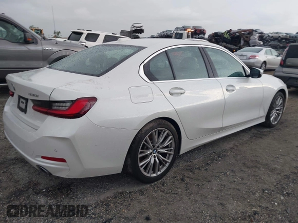 2024 BMW 3 Series 330i with VIN 3MW69FF0XR8E38275, listed as a IAAI auction lot 42646598 with 39,015 mi miles and . Bid and sale history available at DreamBid. Image 4.