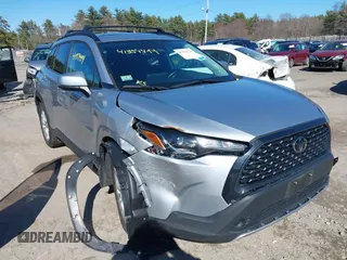 2023 Toyota Corolla Cross LE z VIN 7MUBAABG7PV045648, wystawiony jako IAAI lot #41978724 z przebiegiem 60 950 mil mil oraz . Historia ofert i sprzedaży dostępna na DreamBid. Obrazek 1.