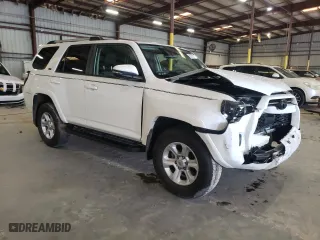 2022 Toyota 4Runner SR5 Premium with VIN JTENU5JR4N6029294, listed as a Copart auction lot 62075653 with 9,334 mi miles and Salvage Title. Bid and sale history available at carsss.com. Image 4.