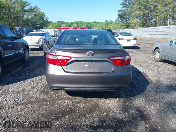 2017 Toyota Camry XLE z VIN 4T1BF1FKXHU389171, wystawiony jako IAAI lot #42202286 z przebiegiem 104 024 mil mil oraz . Historia ofert i sprzedaży dostępna na DreamBid. Obrazek 16.
