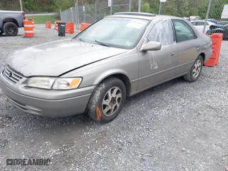 1998 Toyota Camry LE with VIN 4T1BF28K0WU066098, listed as a IAAI auction lot 41971003 with 324,180 mi miles. Bid and sale history available at carsss.com. Image 2.
