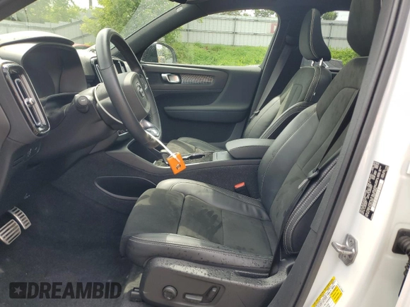 2022 Volvo XC40 Twin Plus with VIN YV4ED3UR2N2673269, listed as a Copart auction lot 60729295 with 55,521 mi miles and Salvage title. Bid and sale history available at DreamBid. Image 7.