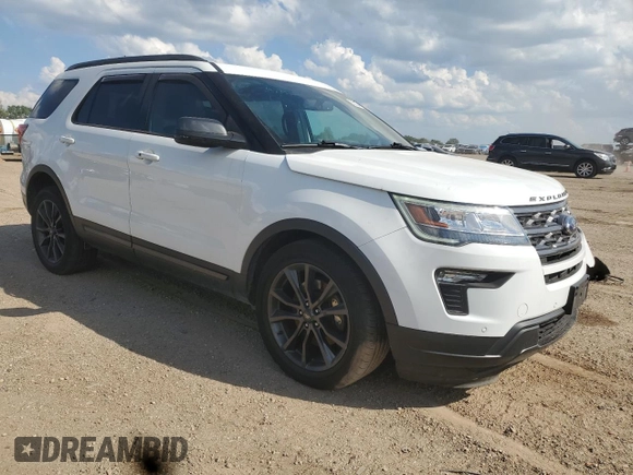 2018 Ford Explorer XLT с VIN 1FM5K8D81JGA62185, выставлен на аукционе Copart как лот 62509555 с пробегом 77 262 миль миль и Списание • Salvage title. История ставок и продаж доступна на DreamBid. Изображение 4.
