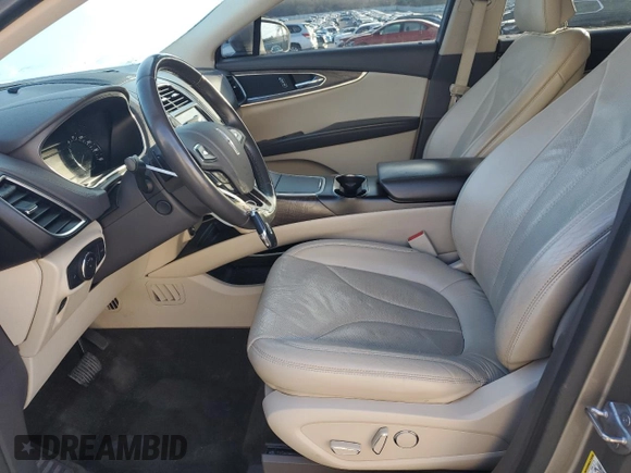 2016 Lincoln MKX Reserve z VIN 2LMPJ6LR7GBL74185, wystawiony jako Copart lot #87799275 z przebiegiem 89 977 mil mil oraz Szkoda całkowita • Salvage title. Historia ofert i sprzedaży dostępna na DreamBid. Obrazek 7.