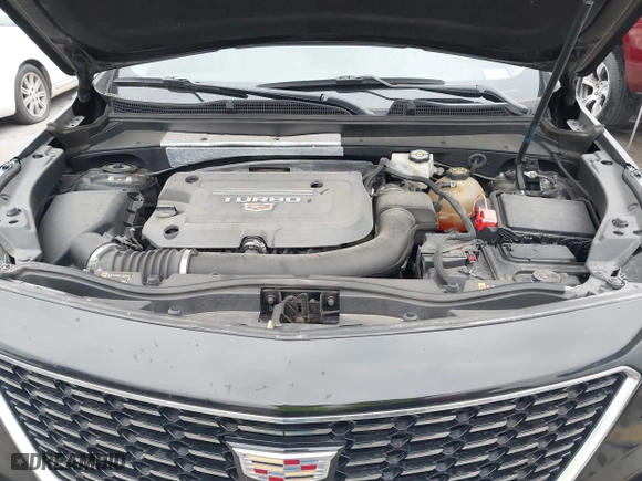 2020 Cadillac XT4 FWD Premium Luxury with VIN 1GYFZCR48LF142955, listed as a IAAI auction lot 41255161 with 39,830 mi miles. Bid and sale history available at carsss.com. Image 10.