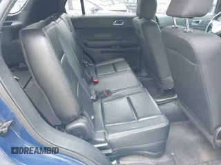 2016 Ford Police Interceptor Utility z VIN 1FM5K8AT5GGC07732, wystawiony jako IAAI lot #42283906 z przebiegiem 214 110 mil mil oraz . Historia ofert i sprzedaży dostępna na DreamBid. Obrazek 8.
