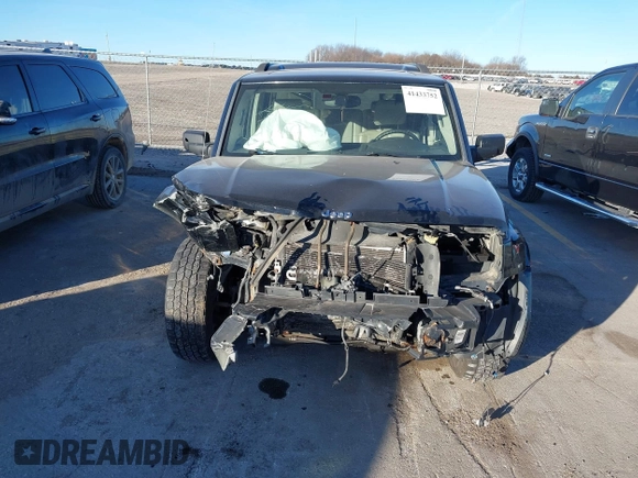 2007 Jeep Commander Limited z VIN 1J8HG58P57C621538, wystawiony jako IAAI lot #41433752 z przebiegiem 180 844 mil mil oraz . Historia ofert i sprzedaży dostępna na DreamBid. Obrazek 6.