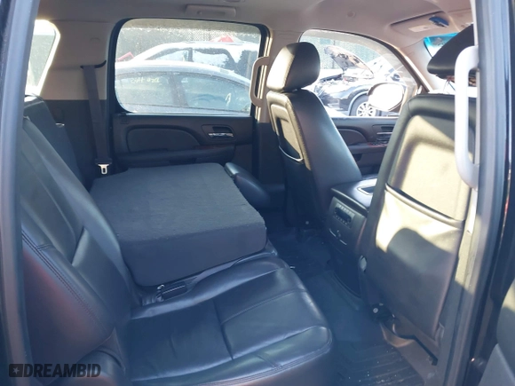 2013 Chevrolet Suburban LT with VIN 1GNSKJE78DR347079, listed as a IAAI auction lot 41404605 with 170,274 mi miles. Bid and sale history available at carsss.com. Image 8.