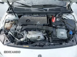 2020 Mercedes-Benz A 220 z VIN WDD3G4EB4LW038378, wystawiony jako IAAI lot #42042782 z przebiegiem 72 198 mil mil oraz . Historia ofert i sprzedaży dostępna na DreamBid. Obrazek 10.
