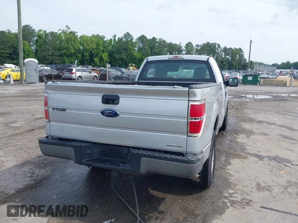 2013 Ford F-150 XL z VIN 1FTMF1CM1DKE52831, wystawiony jako IAAI lot #42401051 z przebiegiem 111 734 mil mil oraz . Historia ofert i sprzedaży dostępna na DreamBid. Obrazek 4.