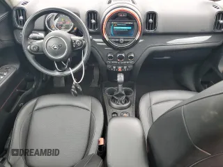 2019 MINI Countryman Cooper with VIN WMZYV5C59K3F57762, listed as a Copart auction lot 57341025 with 34,033 mi miles and Salvage title. Bid and sale history available at DreamBid. Image 8.