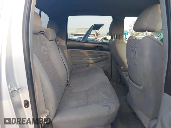 2006 Toyota Tacoma z VIN 3TMMU52N56M003428, wystawiony jako IAAI lot #41473266 z przebiegiem 227 547 mil mil oraz . Historia ofert i sprzedaży dostępna na DreamBid. Obrazek 8.