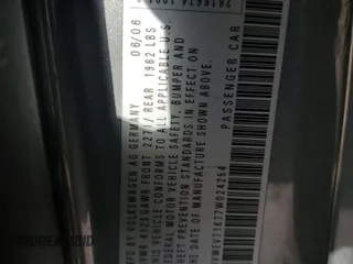 2007 Volkswagen GTI z VIN WVWEV71K77W024254, wystawiony jako Copart lot #50545045 z przebiegiem 169 369 mil mil oraz Szkoda całkowita • Salvage title. Historia ofert i sprzedaży dostępna na DreamBid. Obrazek 13.